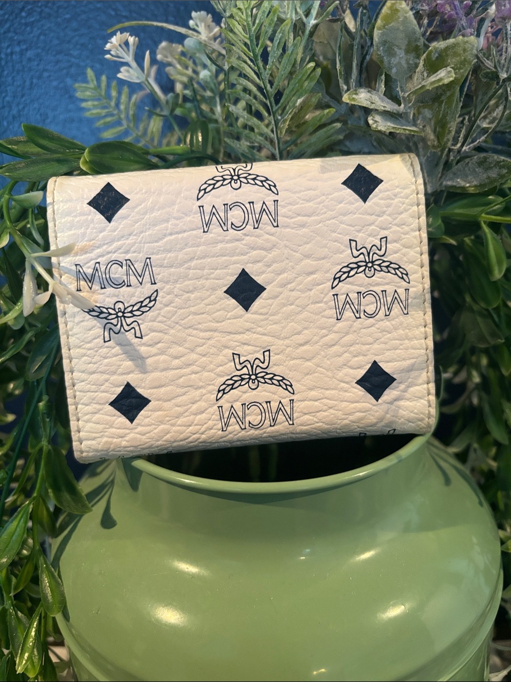 MCM White Logo Print Trifold Wallet - White - Picture 8 of 10
